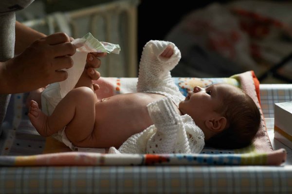 La science de l'éveil nocturne : Comment stimuler le développement sensoriel de votre bébé avant le coucher